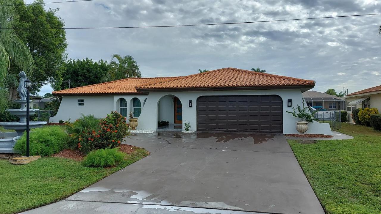 Cape Coral Mini Palace Екстериор снимка