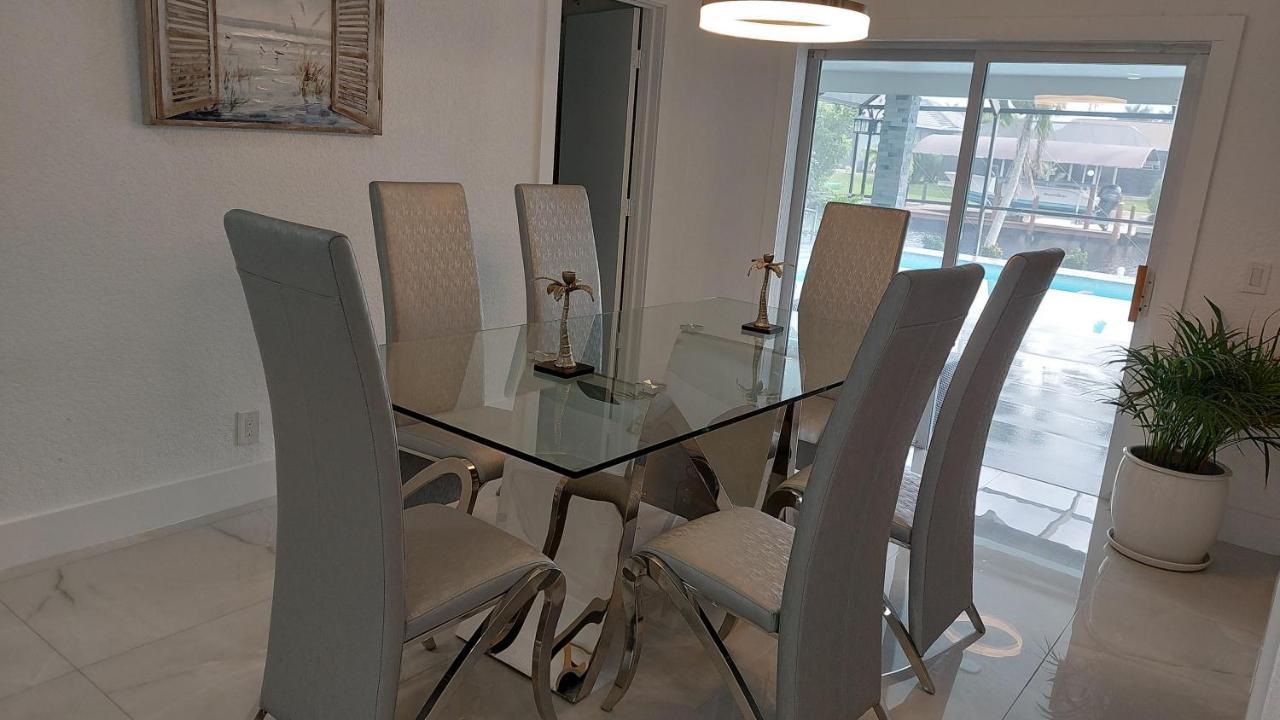 Cape Coral Mini Palace Екстериор снимка