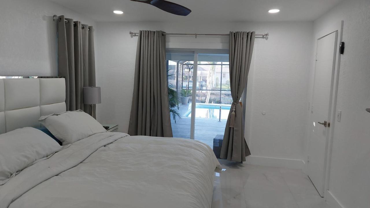 Cape Coral Mini Palace Екстериор снимка
