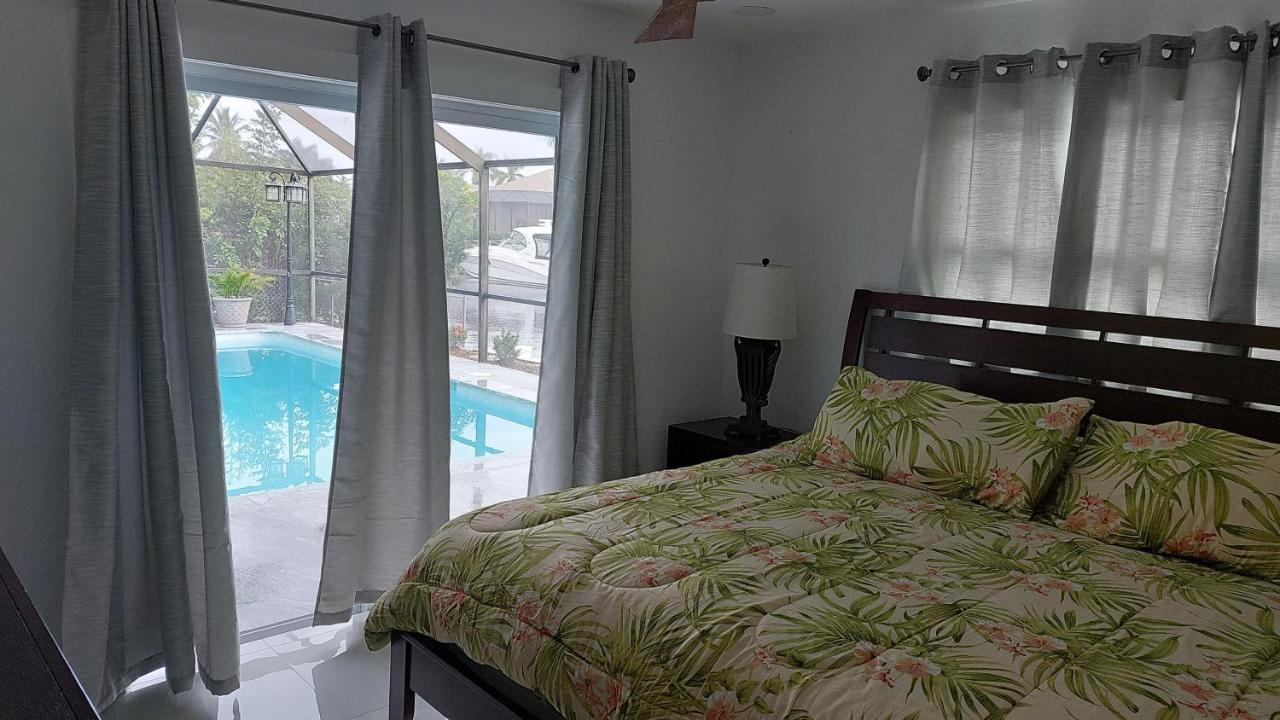 Cape Coral Mini Palace Екстериор снимка